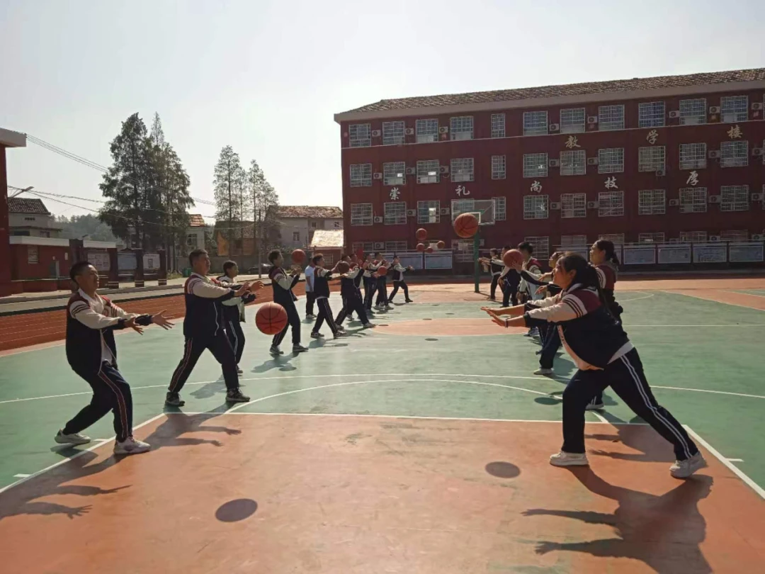 青少年篮球爱好者综合训练方案_0