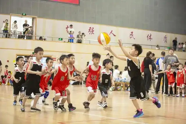 如何通过篮球表演赛制定有效的训练计划_0